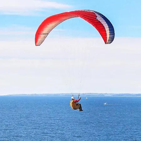 8 Person In Struer-by Traum * Struer