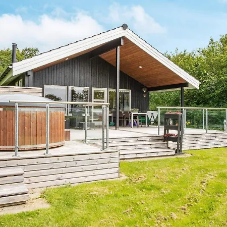 8 Person In Struer-by Traum