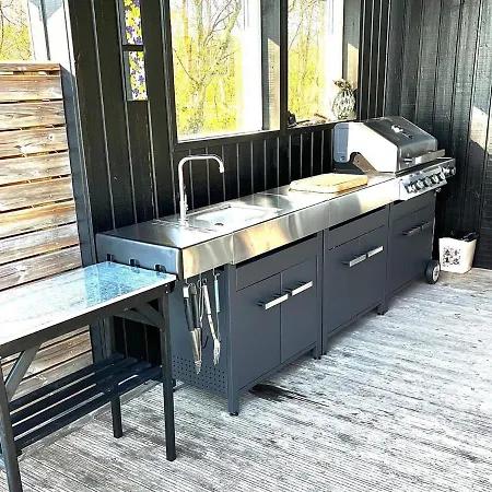 8 Person In Struer-by Traum *