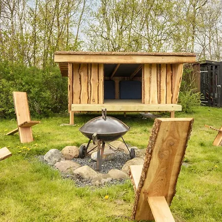 8 Person In Struer-by Traum