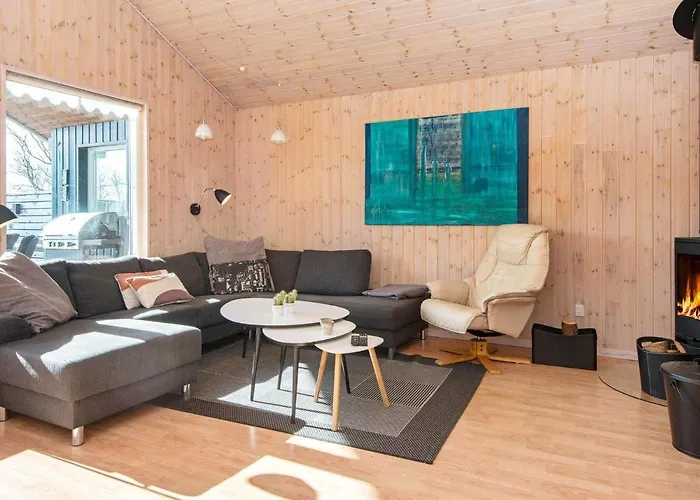 8 Person In Struer-by Traum Struer