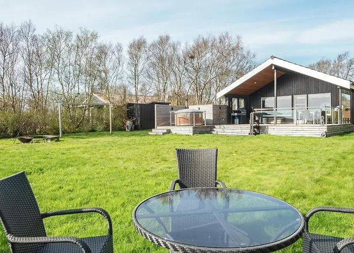 8 Person In Struer-by Traum